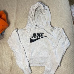 Cropped hoodie